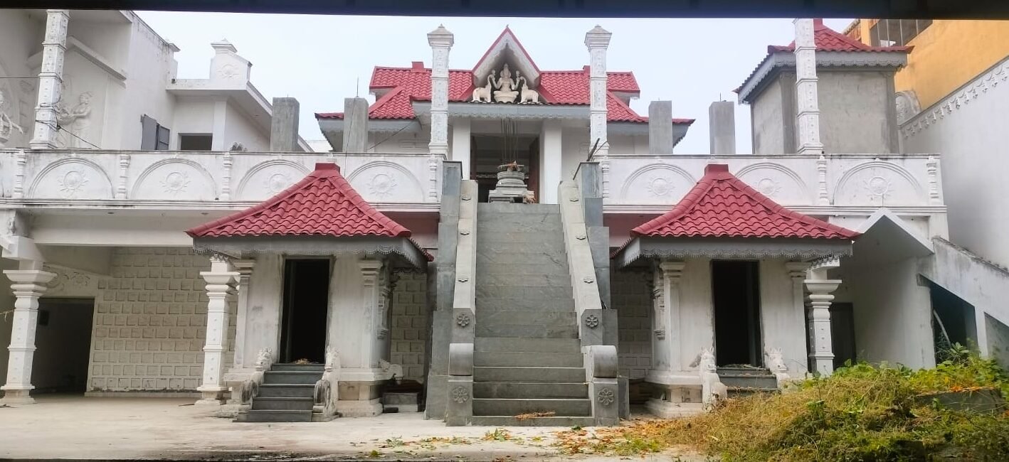 temple-front-view-mobile